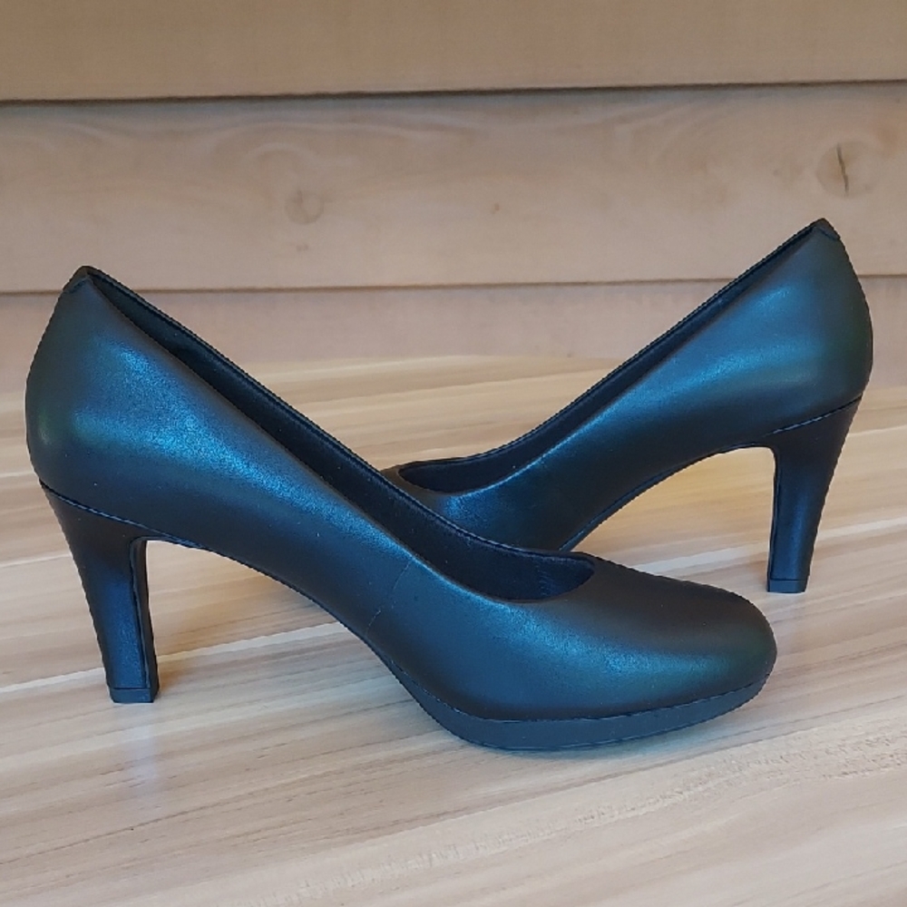 Clarks Adriel Viola Comfort Pumps